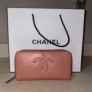 EUC. CHANEL Pink Wallet